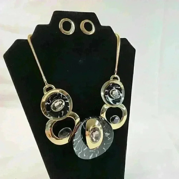 Handmade Adjustable Black/White/Gold Necklace and Earrings Set - Picture 3 of 12